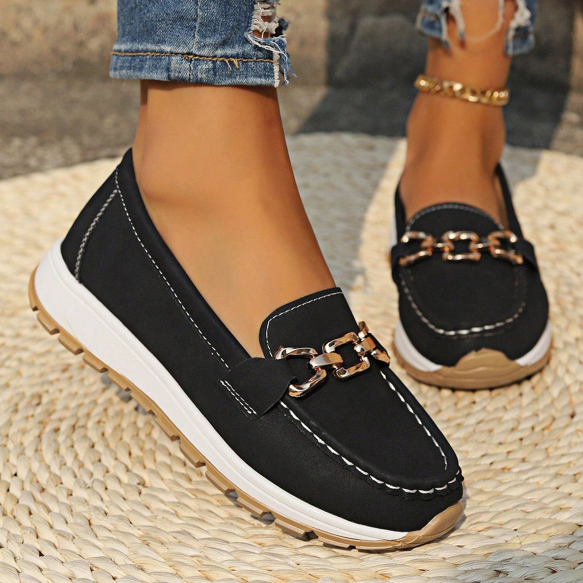 ELLA™ | FLATE LOAFERS MED SPENNE — Svart