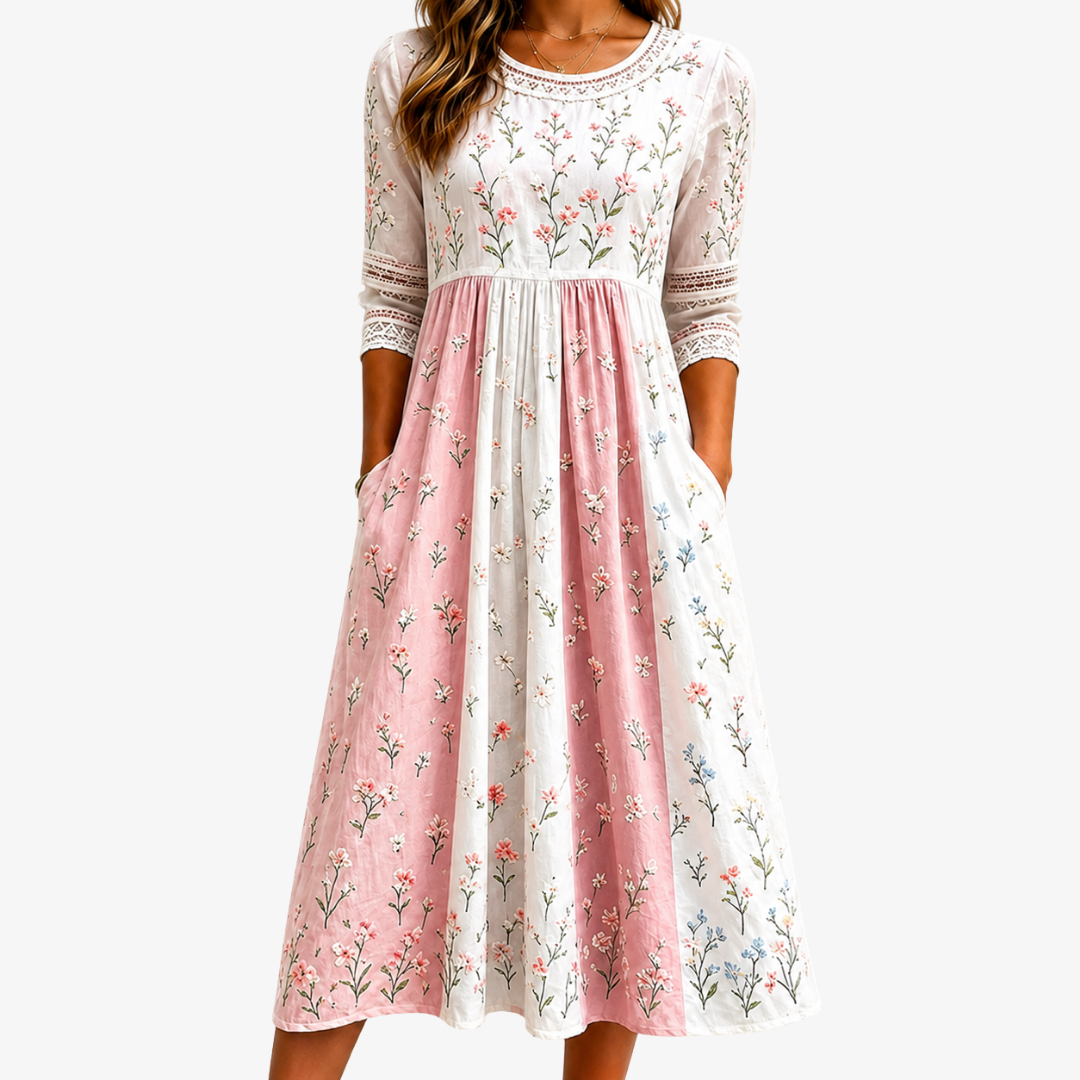 BLUSH MEADOW PATCHWORK™ | ROSA ENG LAPPETEPPE MIDI-KJOLE MED LOMMER
