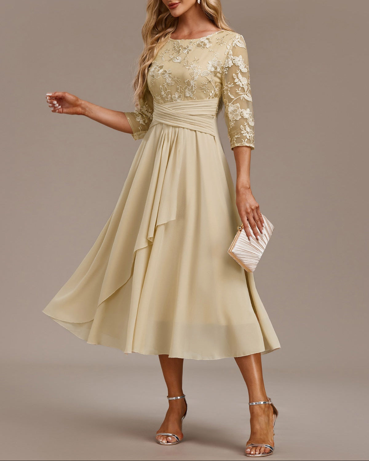 ELIN™ | CHAMPAGNEKJOLE MED DELIKAT BRODERI