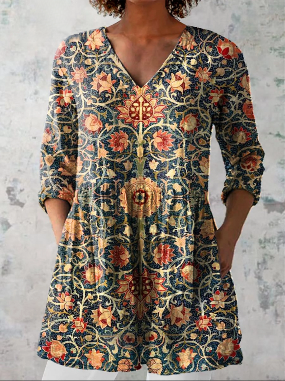 CÉLINE™ | LANG BLUSE MED V-HALS