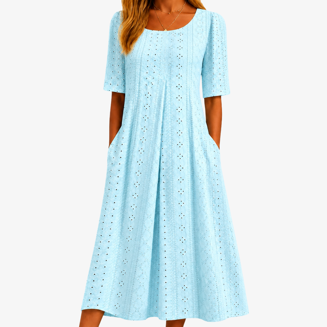 AISHA™ | HIMMELBLÅ BRODERT KJOLE MED LOMMER