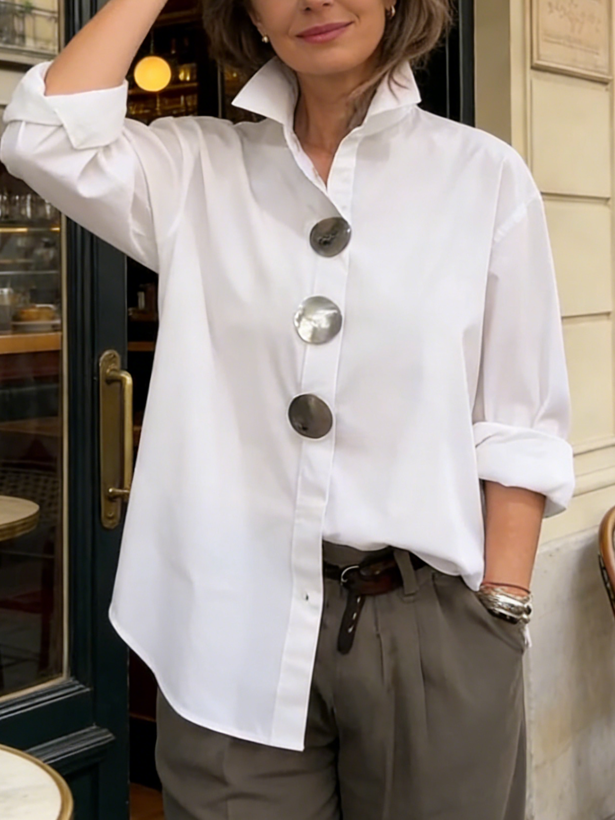 Rosaline | Statement-bluse med knapper og ståkrage