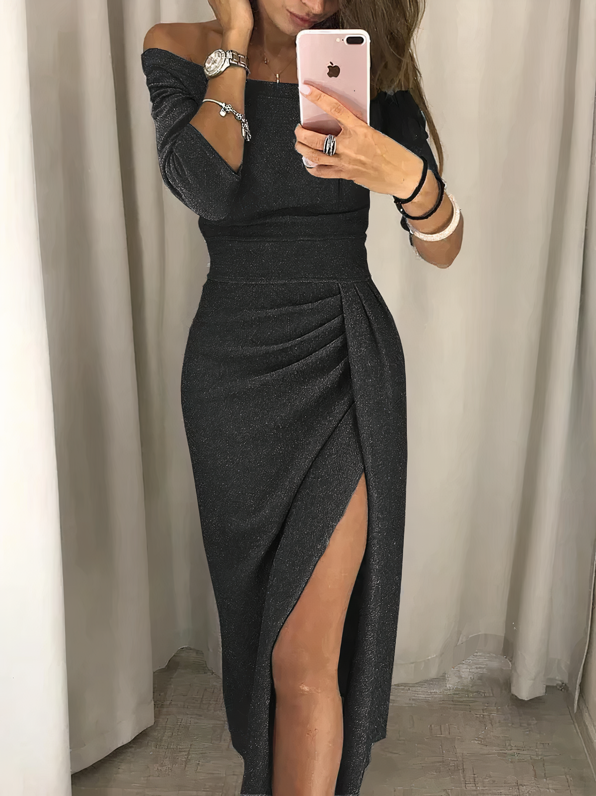 LILLEMOR™ | GLITRENDE OFF-SHOULDER KJOLE MED SPLITT
