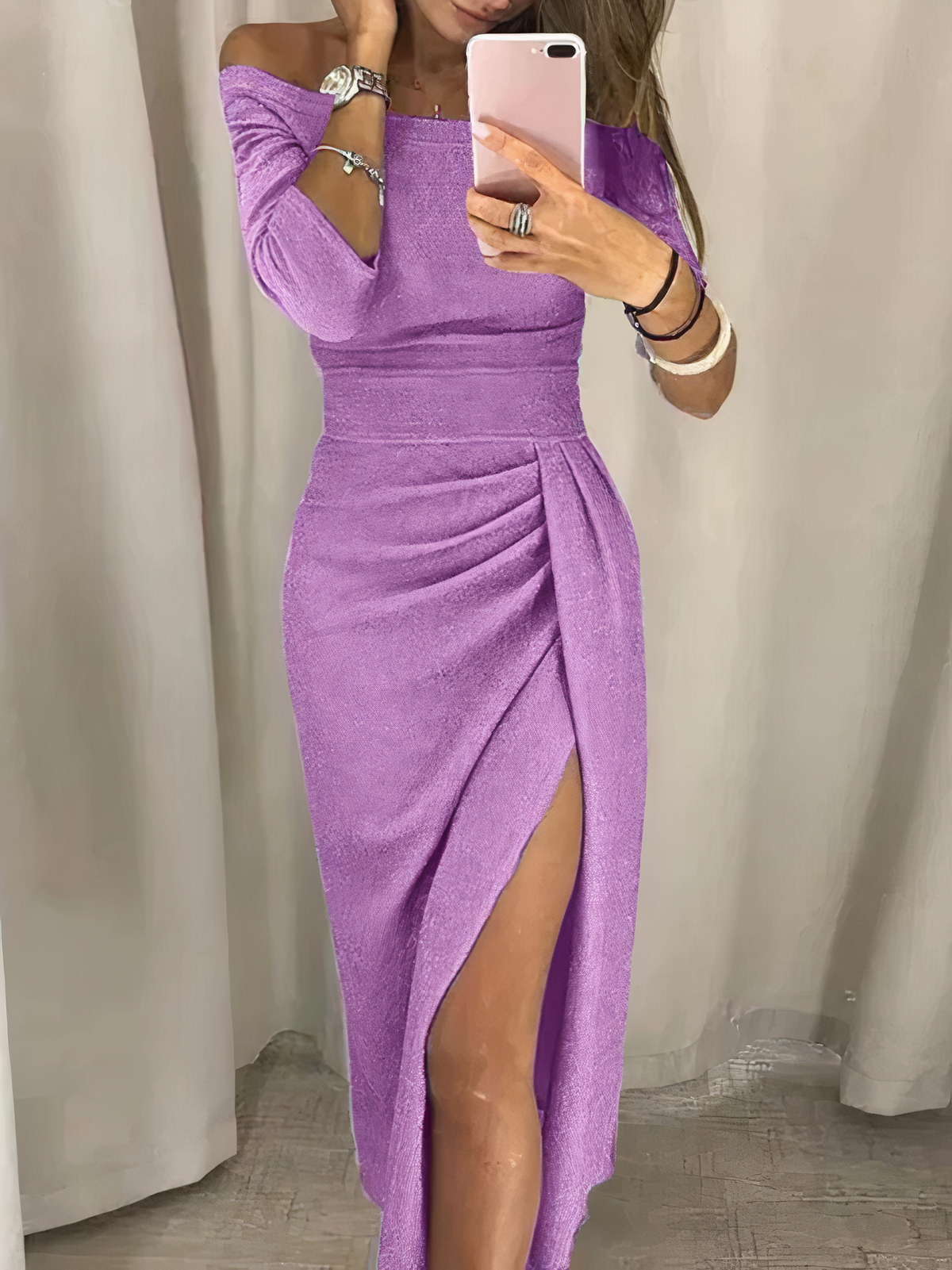 LILLEMOR™ | GLITRENDE OFF-SHOULDER KJOLE MED SPLITT