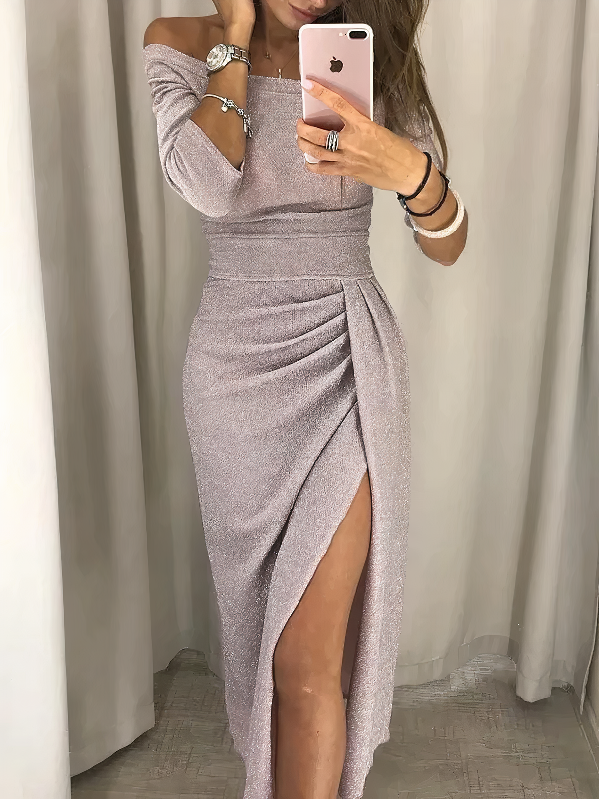 LILLEMOR™ | GLITRENDE OFF-SHOULDER KJOLE MED SPLITT