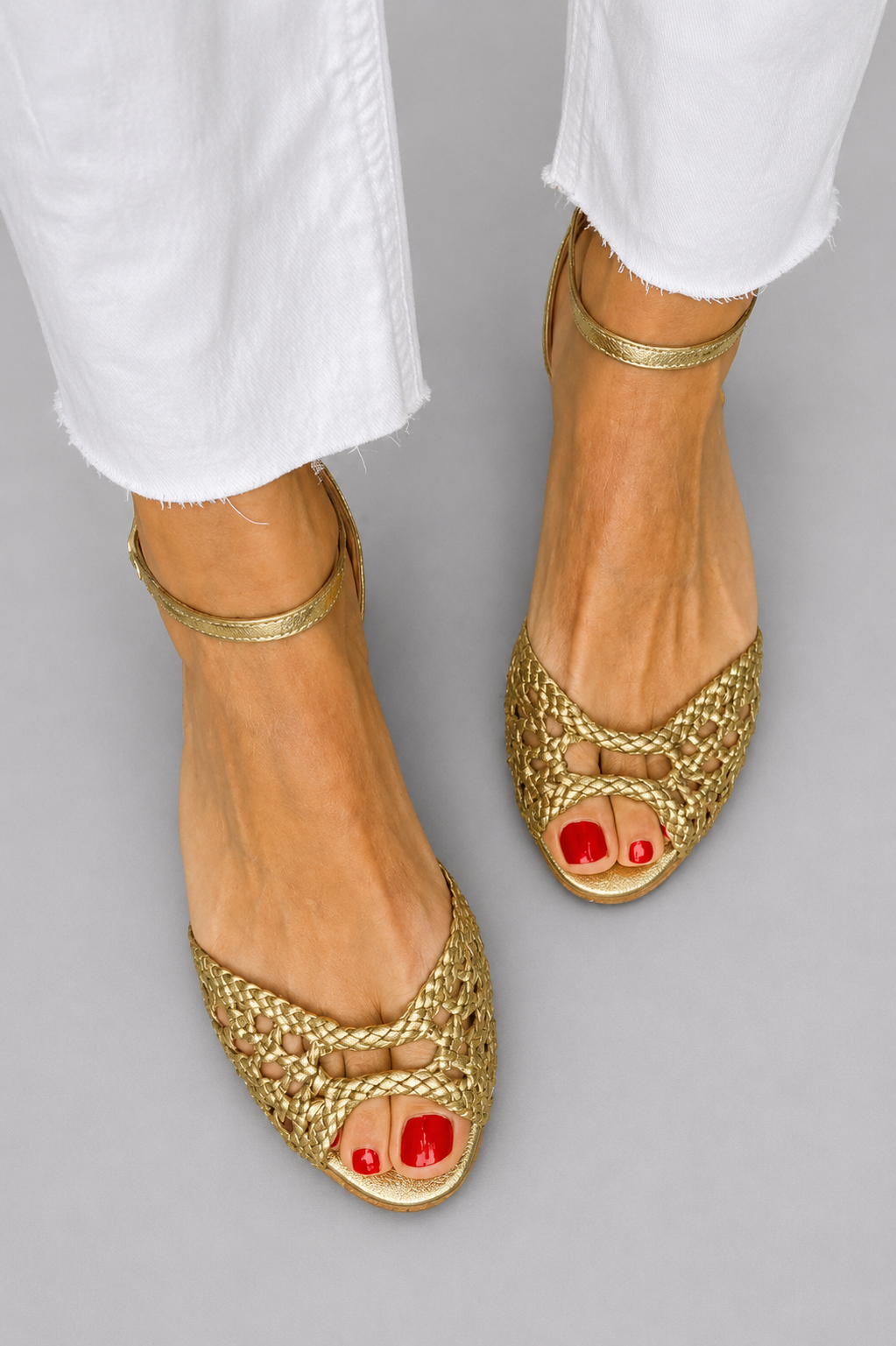 ISADORA™ | FLETTET GULL SANDALER