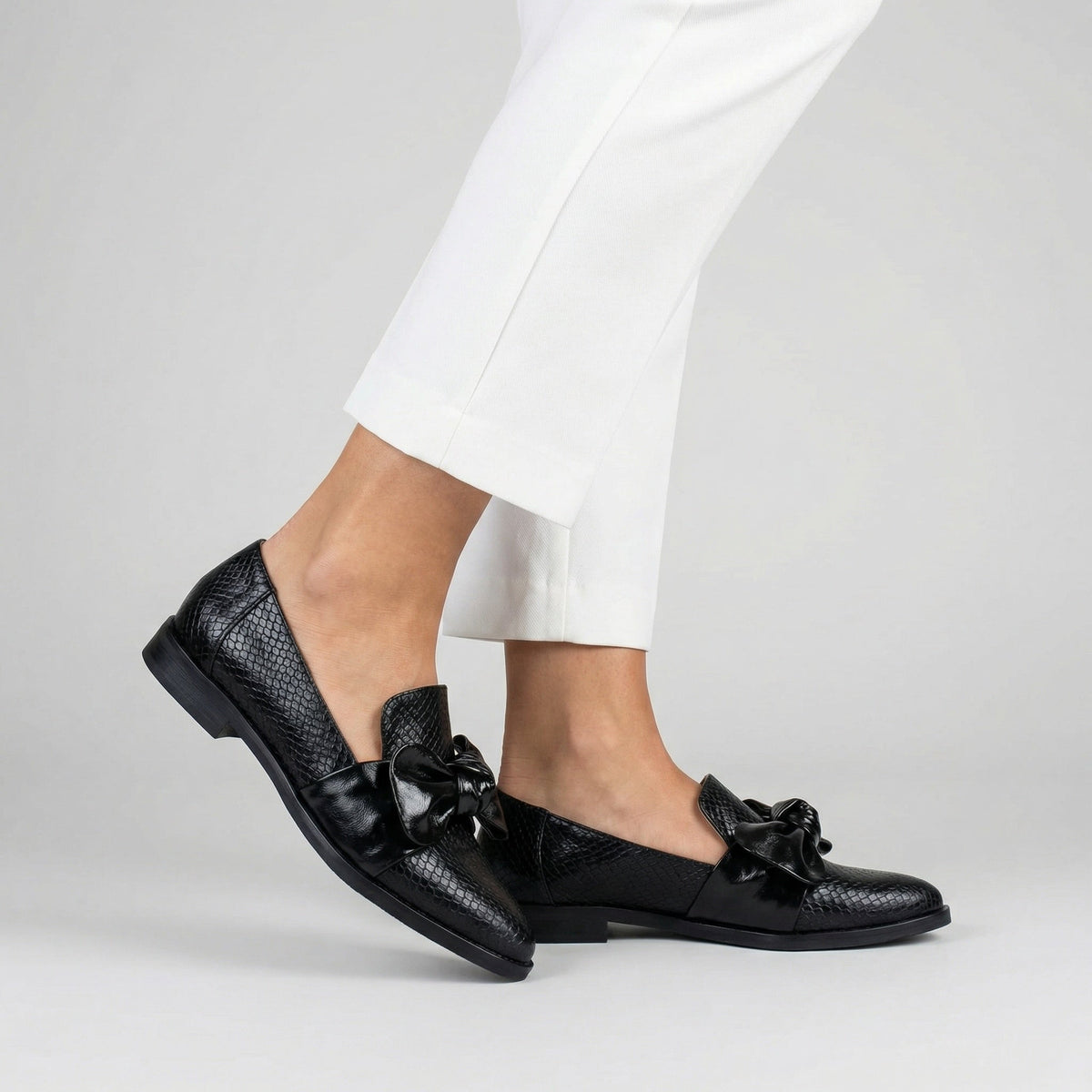 CLAUDIA™ | ELEGANTE LOAFERS MED SLØYFEDETALJ