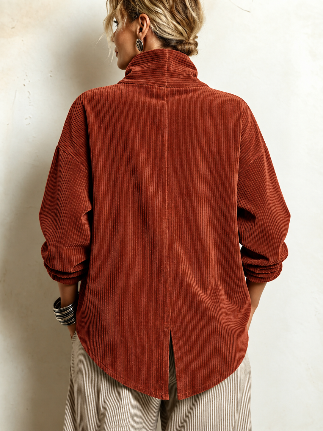 ASTA™ | KNAPPEBLUSE MED KRAGE