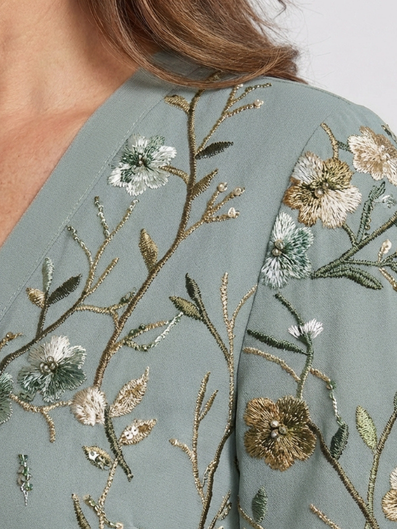 EVADNE™ | BLOMSTRET MAXIKJOLE MED V-HALS