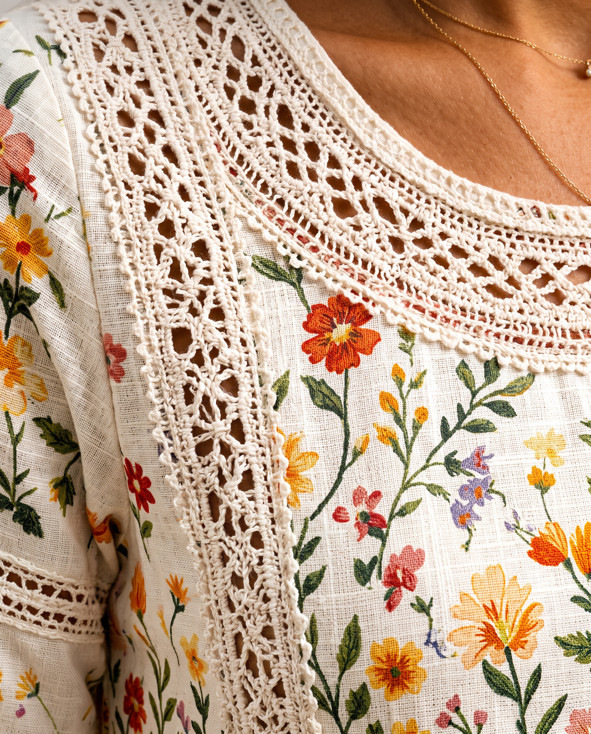 ELODIE™ | MARKBLOMST MAXI-KJOLE MED LOMMER